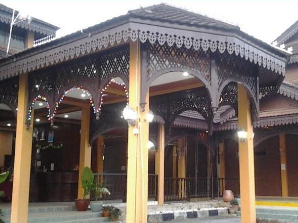 Green Village Pasir Salak Eco River Resort Kampung Gajah  Экстерьер фото