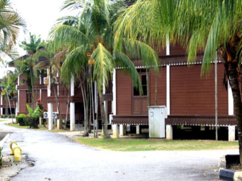 Green Village Pasir Salak Eco River Resort Kampung Gajah  Экстерьер фото