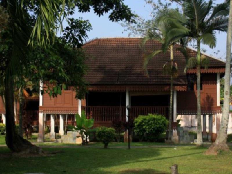 Green Village Pasir Salak Eco River Resort Kampung Gajah  Экстерьер фото