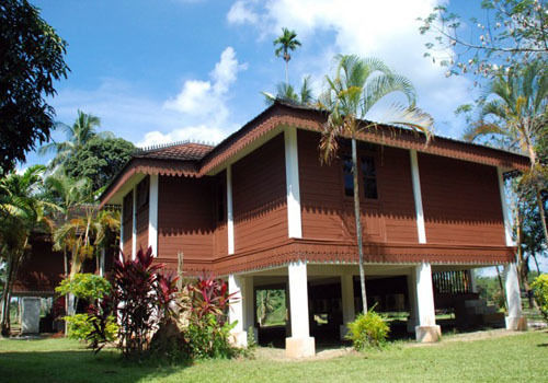 Green Village Pasir Salak Eco River Resort Kampung Gajah  Экстерьер фото