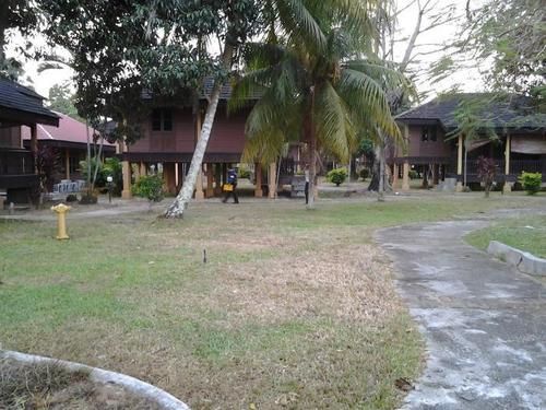 Green Village Pasir Salak Eco River Resort Kampung Gajah  Экстерьер фото